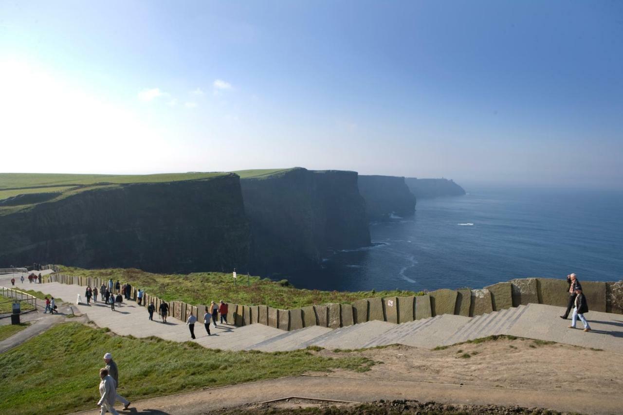 Fiddle + Bow Hotel Doolin Bagian luar foto